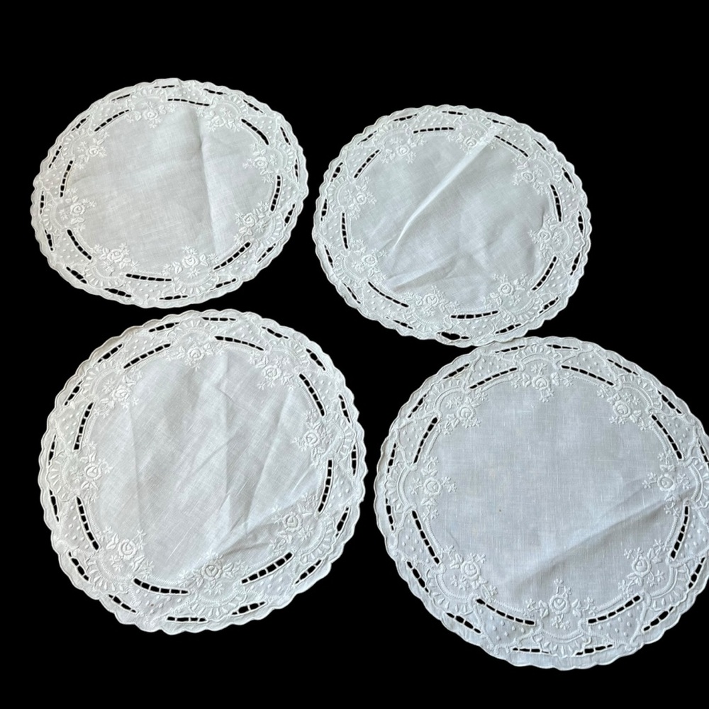 14 Round Dolie Placemats White Embroidered